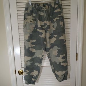 Aerie Cargo Joggers Medium Pull On Elastic Waist Ankle Green Camo Camouflage